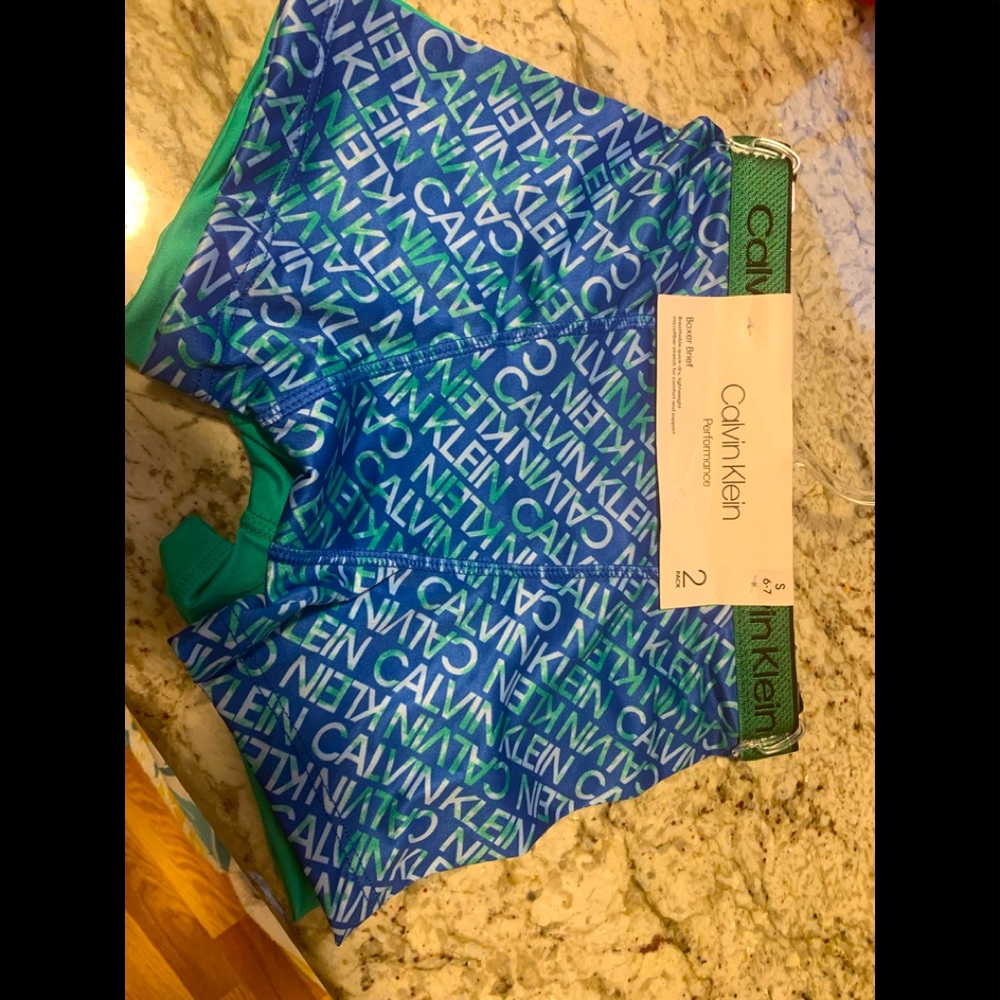 Boys Calvin Klein boxer briefs-size small (6/7)